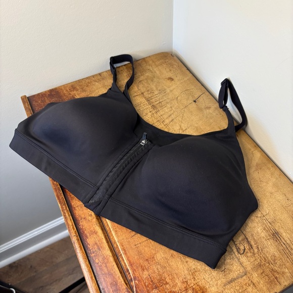 Other - Powersoft Black Zip Front Sports Bra with Wide Band sz 38D preworn